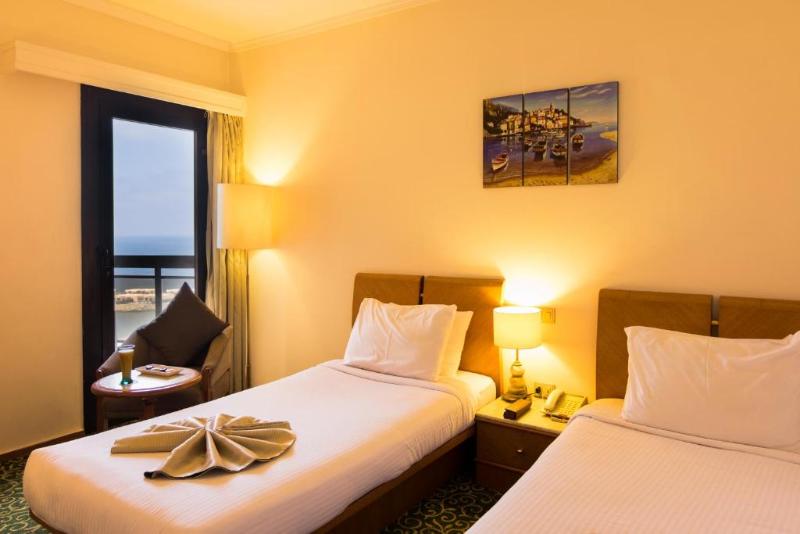 غرفة قياسية إطلالة جانبية علي البحر, Plaza Hotel Alexandria