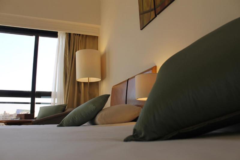 سوییت لوکس, Plaza Hotel Alexandria