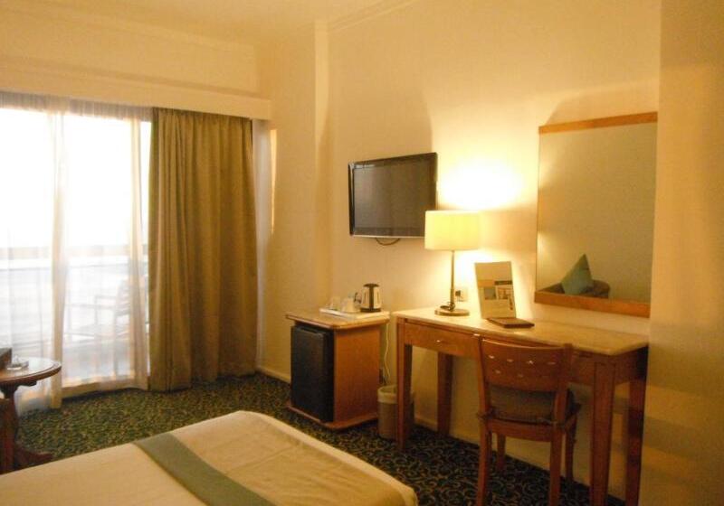 سوییت لوکس, Plaza Hotel Alexandria