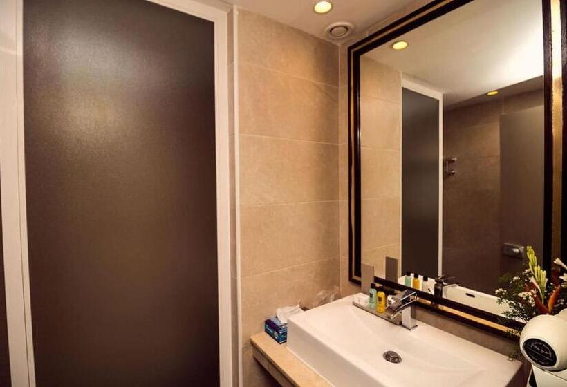 اتاق پرستیژ, Sarakawa