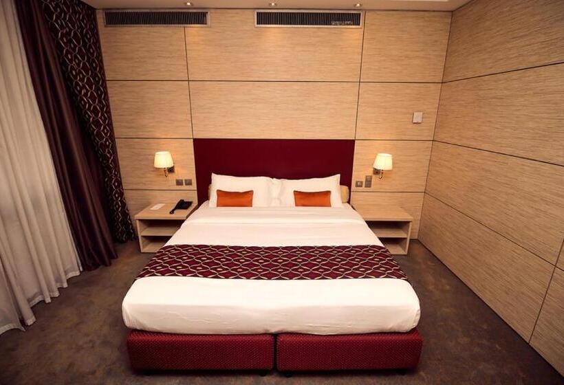 سوییت جونیور, Sarakawa