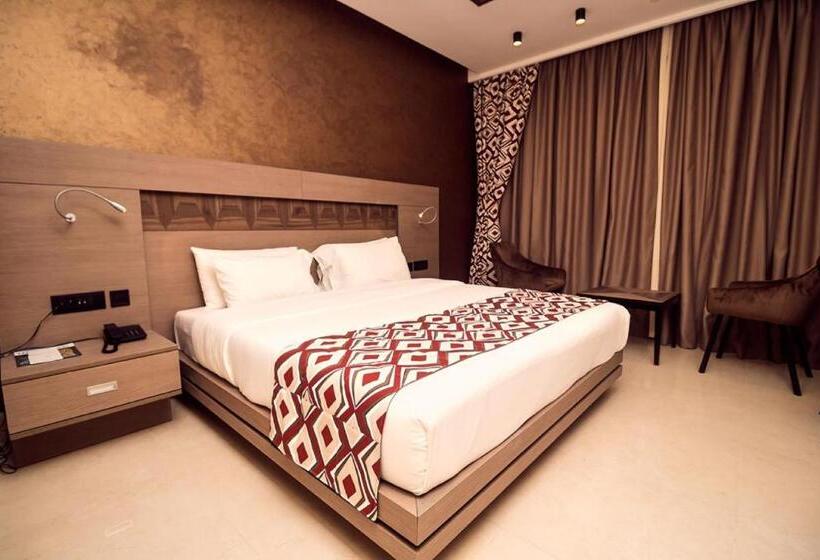 Quarto Deluxe, Sarakawa