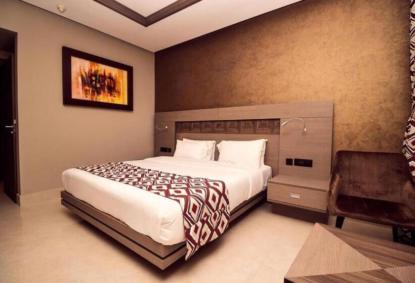 اتاق لوکس, Sarakawa