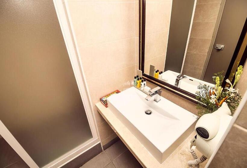 اتاق استاندارد با چشمانداز دریا, Sarakawa