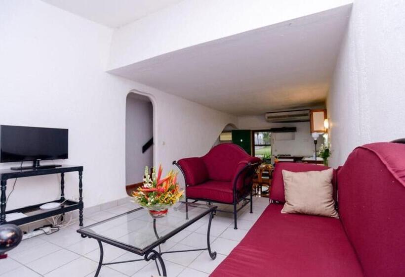 Bungalow Estandar 2 Quartos, Sarakawa