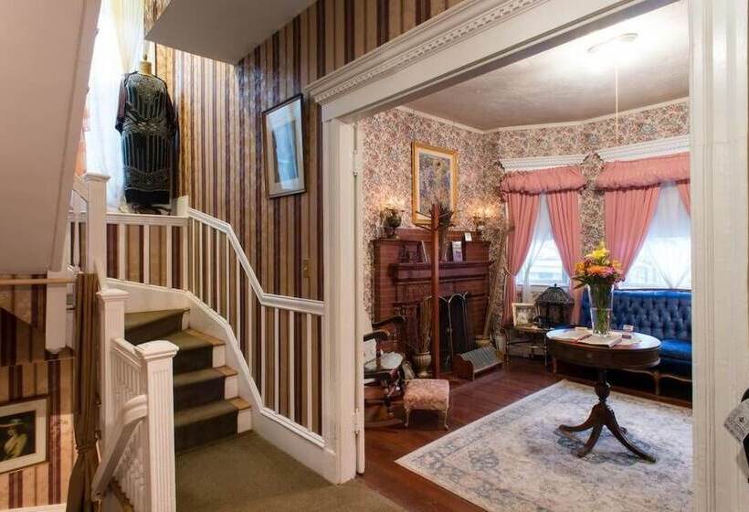 スタンダードルーム, The Coolidge Corner Guest House: A Brookline Bed And Breakfast