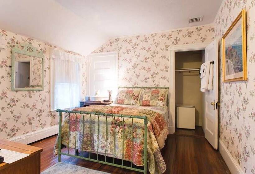 スタンダードルーム, The Coolidge Corner Guest House: A Brookline Bed And Breakfast