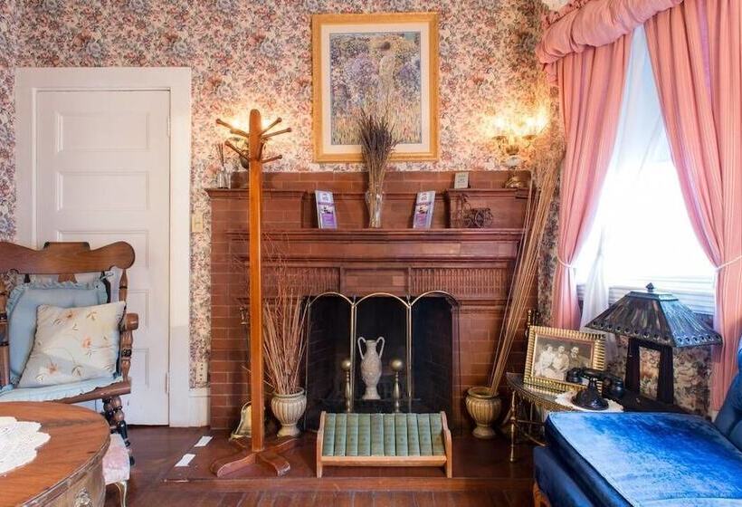 غرفة قياسية, The Coolidge Corner Guest House: A Brookline Bed And Breakfast