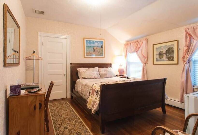 スタンダードルーム, The Coolidge Corner Guest House: A Brookline Bed And Breakfast