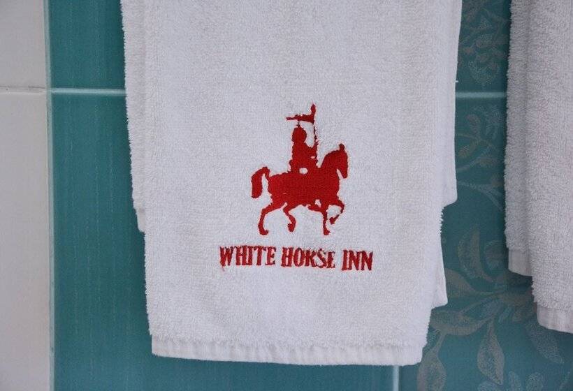 اتاق اجرایی, White Horse Inn