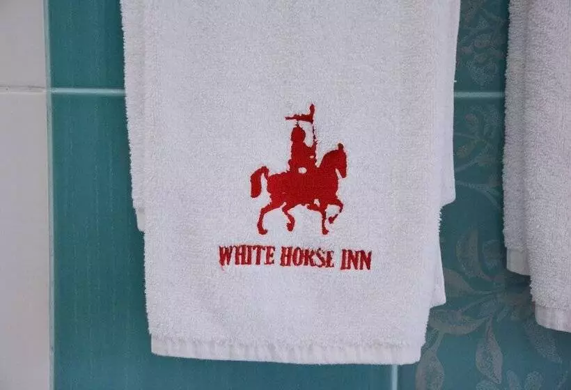 اتاق اجرایی, White Horse Inn