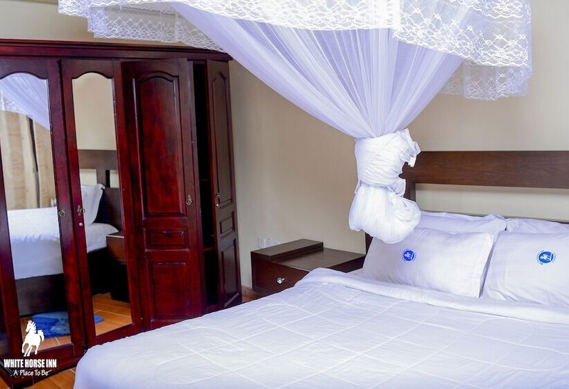 سوییت اجرایی, White Horse Inn