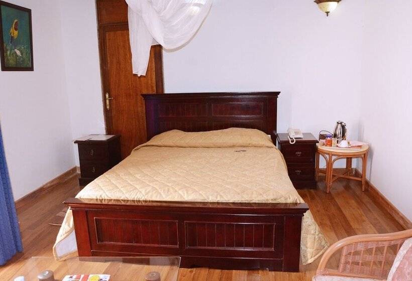 سوییت اجرایی, White Horse Inn