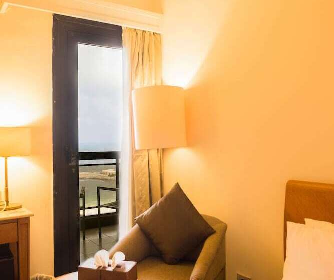 اتاق اساندارد با چشم‌انداز جانبی به دریا, Plaza Hotel Alexandria