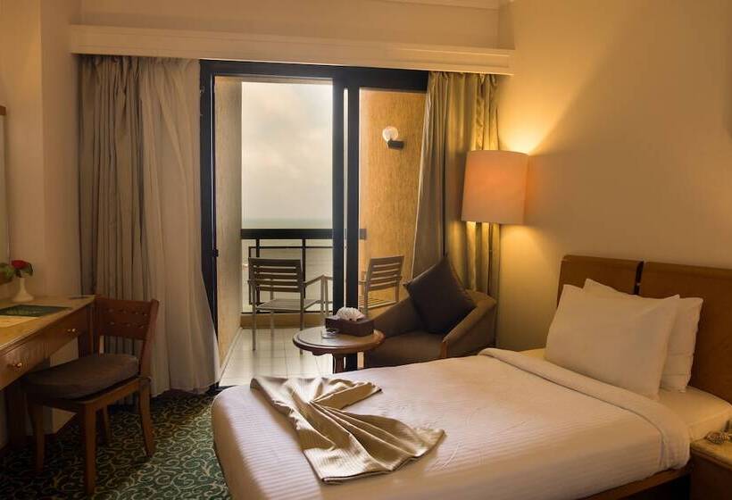 اتاق اساندارد با چشم‌انداز جانبی به دریا, Plaza Hotel Alexandria