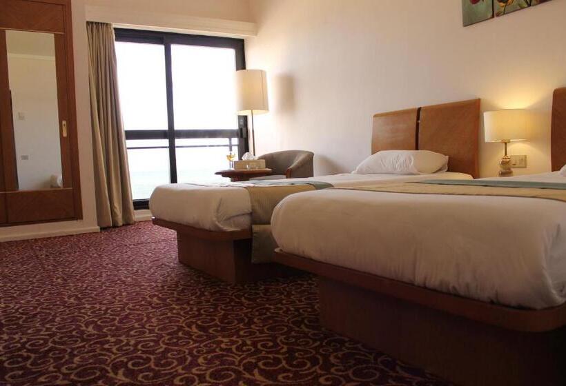 اتاق خانوادگی, Plaza Hotel Alexandria