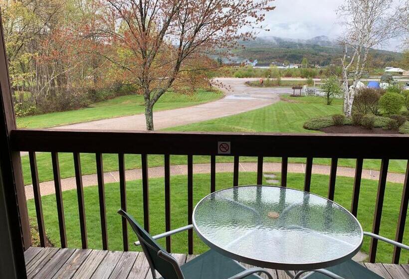 디럭스 스위트 킹 침대, Fireside Inn & Suites Gilford