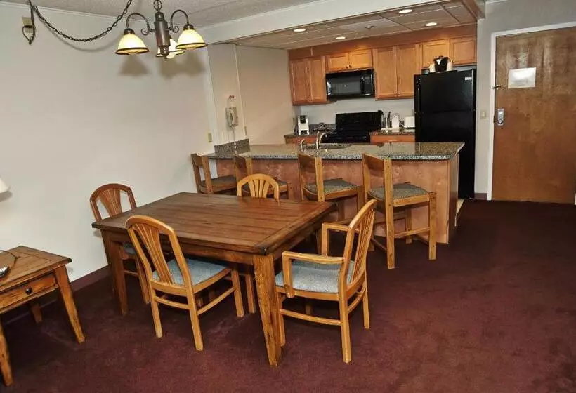 マウンテンビュースイート, Fireside Inn & Suites Gilford