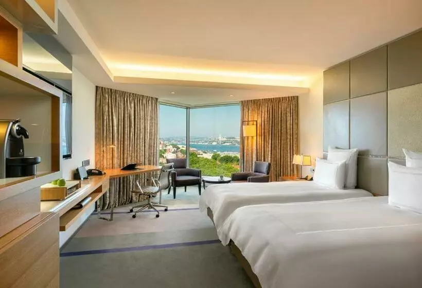 Standard Room King Size Bed, Swissotel The Bosphorus Istanbul