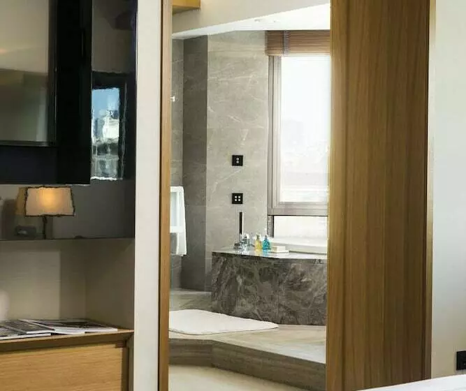 Junior Suite, Swissotel The Bosphorus Istanbul
