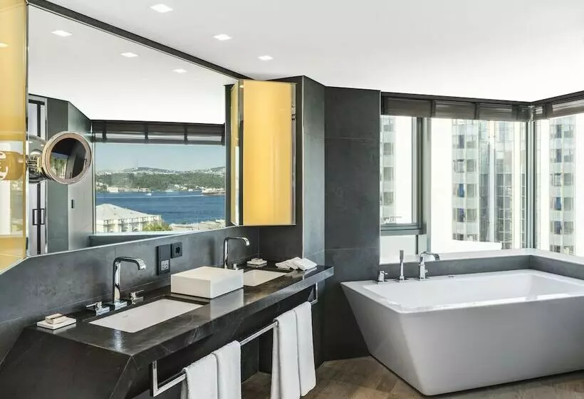 Junior Suite, Swissotel The Bosphorus Istanbul