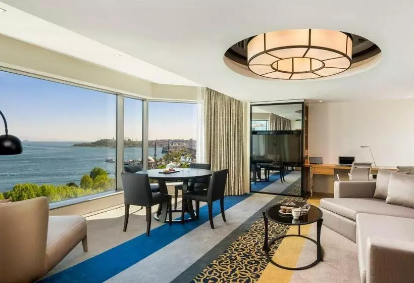 Deluxe Suite with Views, Swissotel The Bosphorus Istanbul