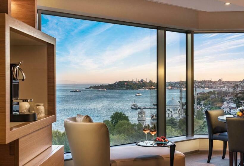 デラックススイート ビュー付き, Swissotel The Bosphorus Istanbul