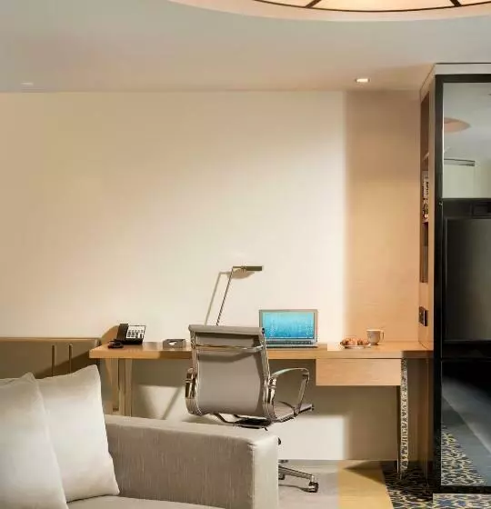 Deluxe Suite with Views, Swissotel The Bosphorus Istanbul
