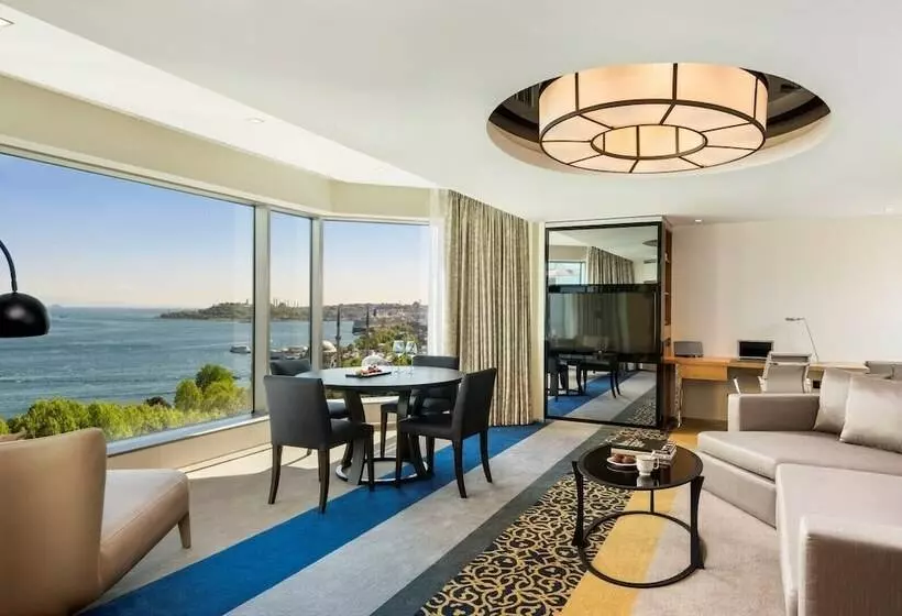 Deluxe Suite with Views, Swissotel The Bosphorus Istanbul