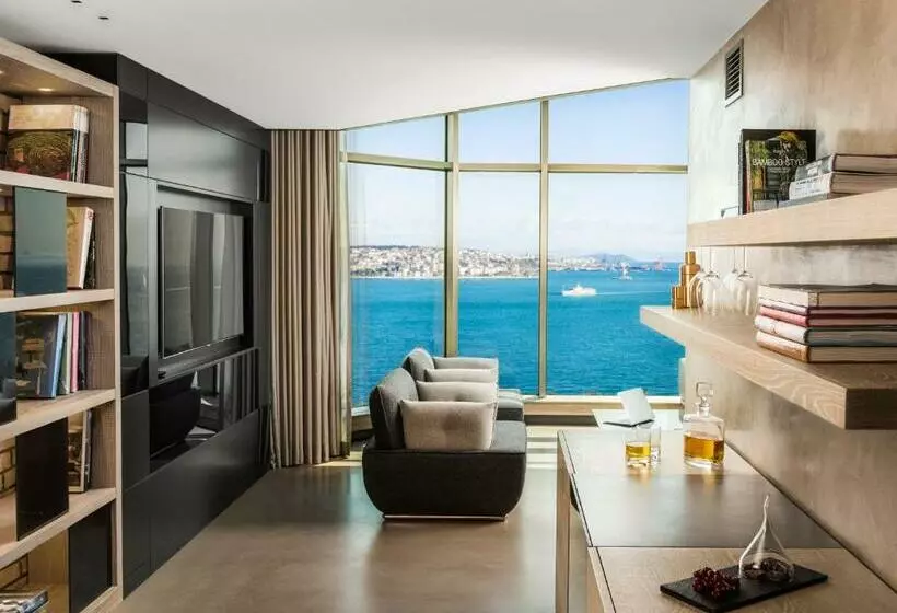 Standard Room, Swissotel The Bosphorus Istanbul