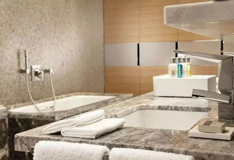 Deluxe Suite, Swissotel The Bosphorus Istanbul