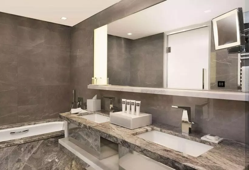 Deluxe Suite, Swissotel The Bosphorus Istanbul