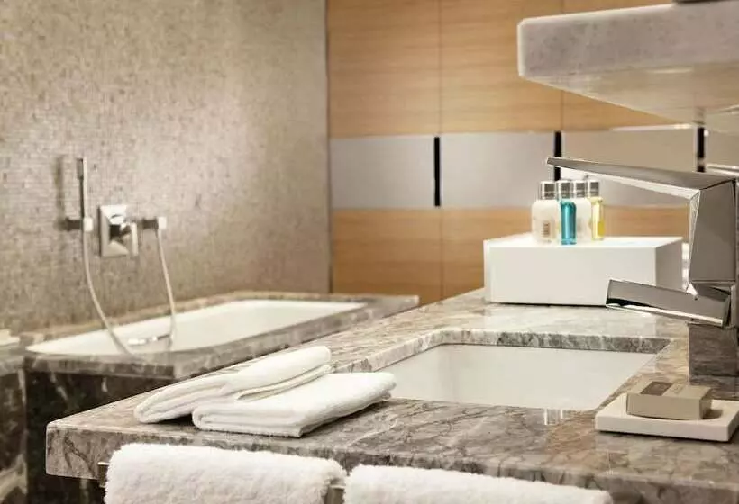 Deluxe Suite, Swissotel The Bosphorus Istanbul