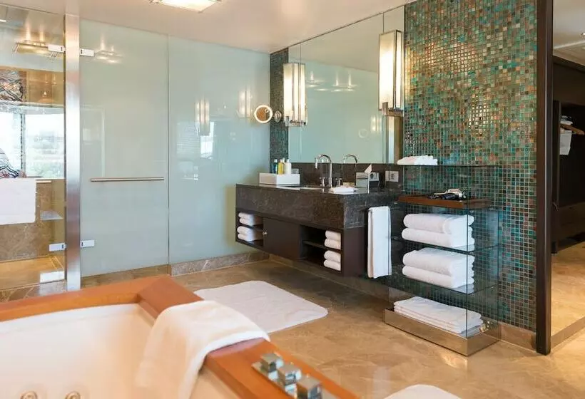 3-Bedroom Presidential Suite, Swissotel The Bosphorus Istanbul