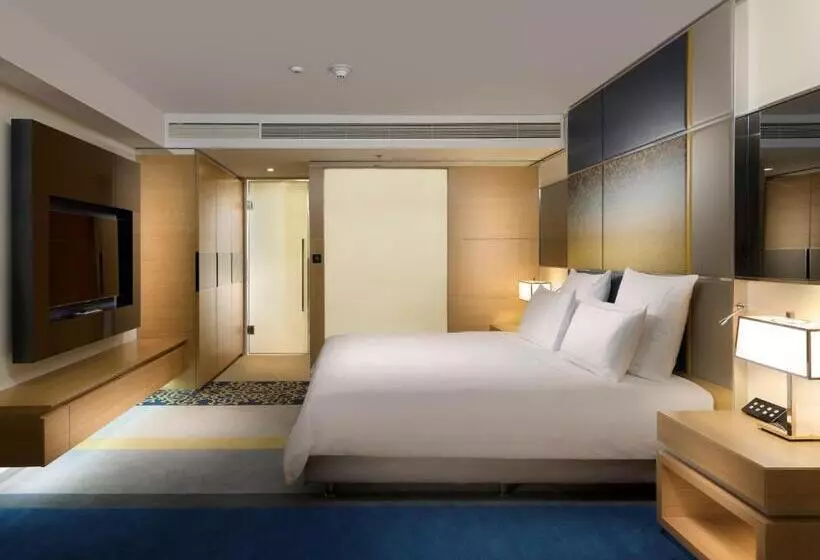Suite with Views, Swissotel The Bosphorus Istanbul