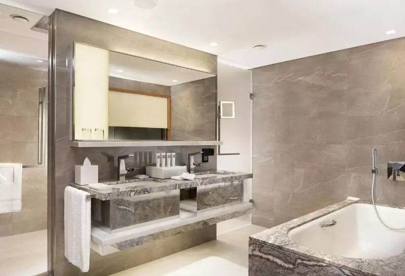Suite with Views, Swissotel The Bosphorus Istanbul