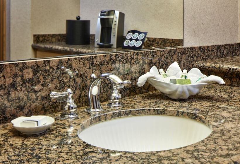 Premium Room, Cavalier Oceanfront Resort