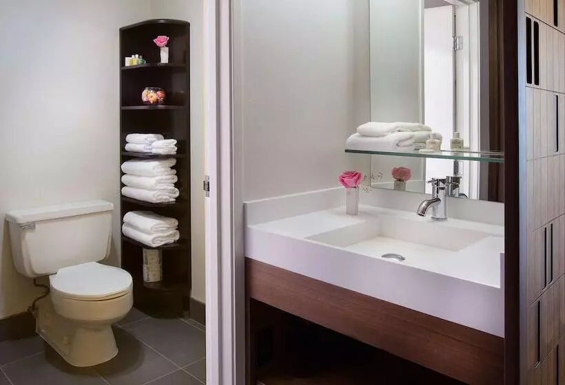 Standard-huone 2 Parivuodetta, 116, A Coast Hotel Bellevue