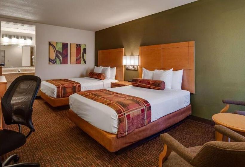 带2个双人床的标准工作室, Best Western Angus Inn