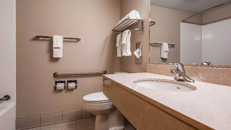 キングサイズベッドのスイートルーム, Best Western Inn