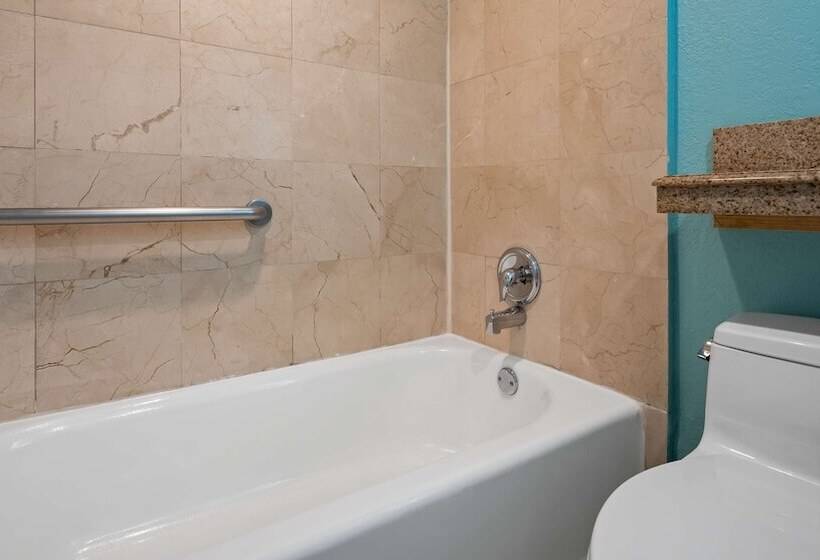חדר סטנדרט מיטה זוגית, Best Western Plus Oceanside Inn