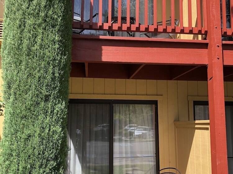 带2个双人床的标准工作室, Best Western Plus Placerville Inn