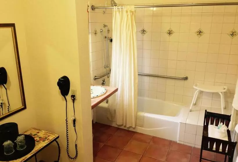 اتاق استاندارد برای معلولان, Best Western Rose Garden Inn