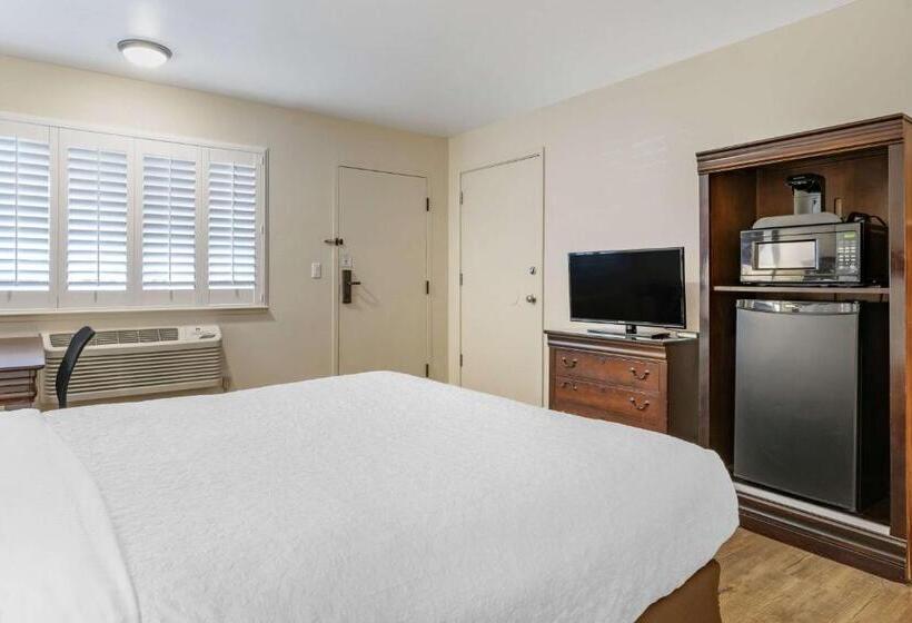 غرفة قياسية لذوى الاحتياجات الخاصة, Best Western Rose Garden Inn