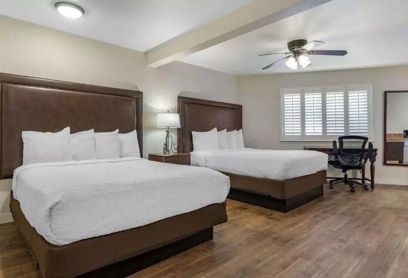 اتاق لوکس, Best Western Rose Garden Inn