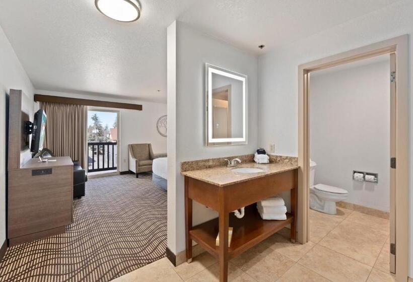 جناح عائلي, Cedar Street Hotel & Suites