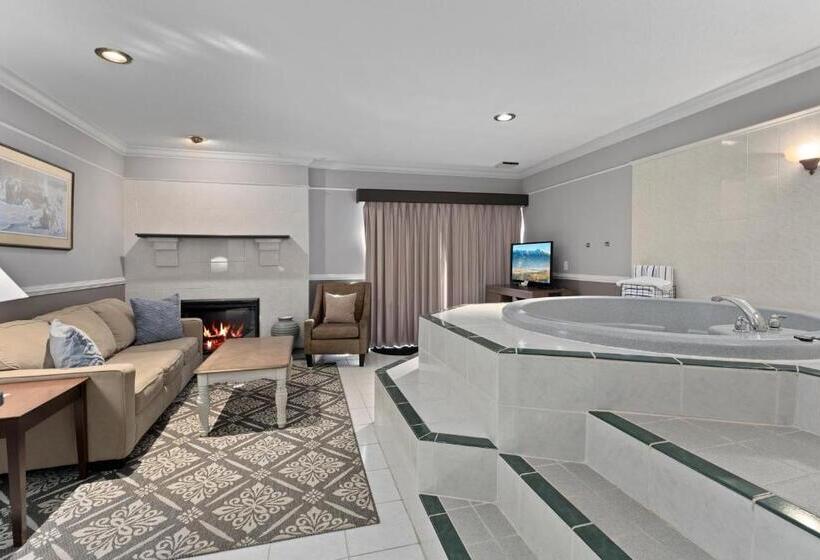 جناح مزود بجاكوزى, Cedar Street Hotel & Suites