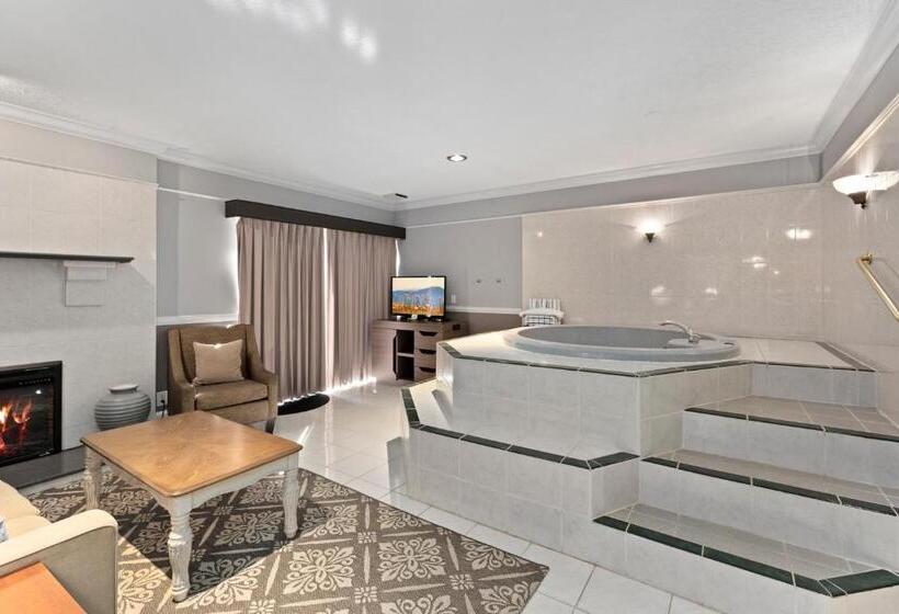 جناح مزود بجاكوزى, Cedar Street Hotel & Suites