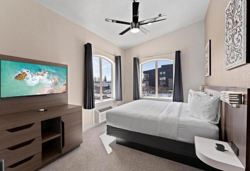 جناح عائلي, Cedar Street Hotel & Suites