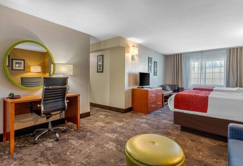 Люкс, Comfort Inn & Suites Nashville Near Tanger Outlets I 24 Antioch